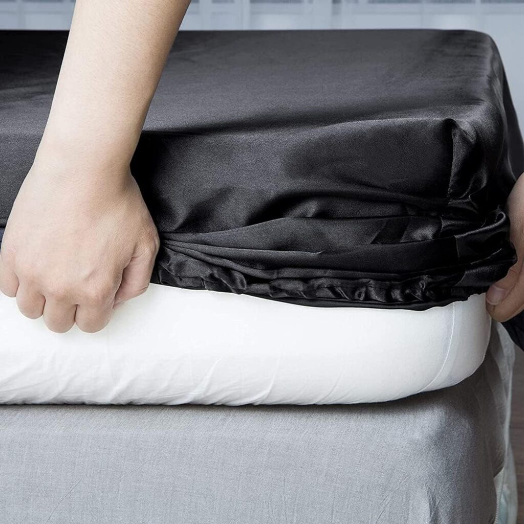 Thmyo Satin Bed Sheet Set,Extra Soft Deep Pocket Silky Satin Sheet Set with 1 Fitted Sheet +1 Flat Sheet + 2 Pillow Cases (4-Piece Black, Full)