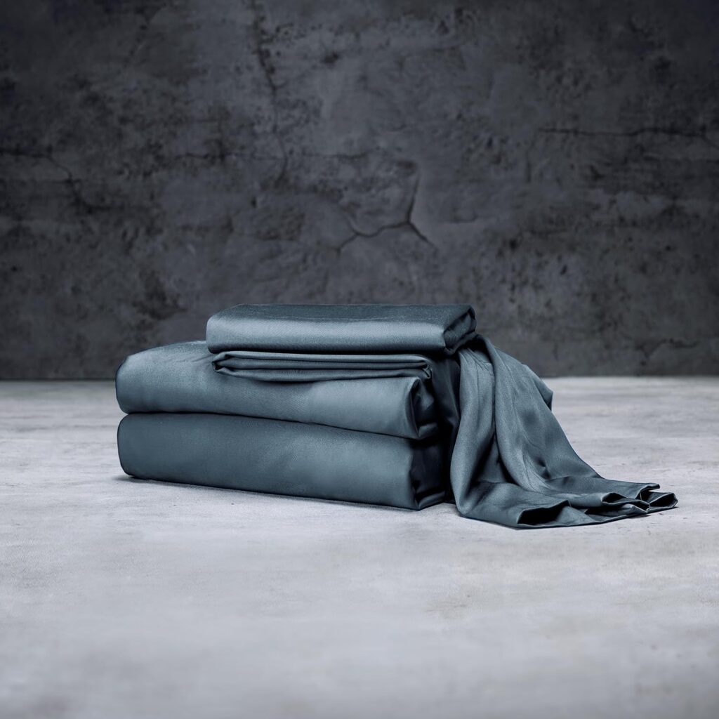 LUXOME Luxury Sheet Set | 100% Viscose from Bamboo | King Size - Ocean | Deep Pockets | 4-Piece Set (Fitted, Flat, 2 Pillowcases) LUXOME Luxury Sheet Set | 100% Viscose from Bamboo | King Size - Ocean | Deep Pockets | 4-Piece Set (Fitted, Flat, 2 Pillowcases)